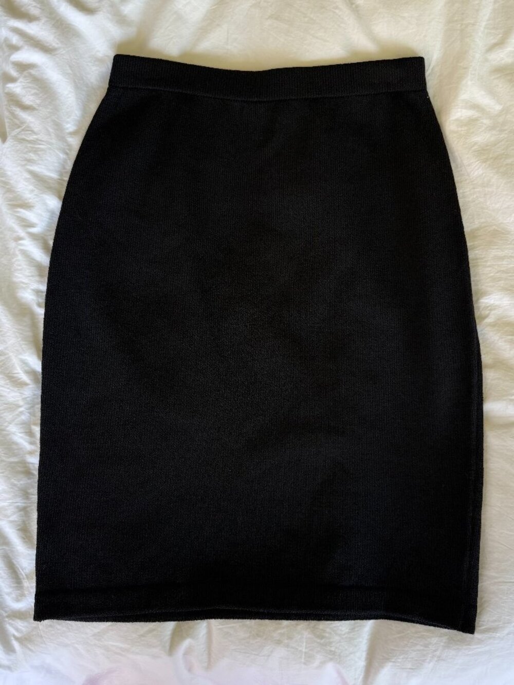 St. John Caviar Vintage Black Stretch Knit Pencil Skirt, Size 6